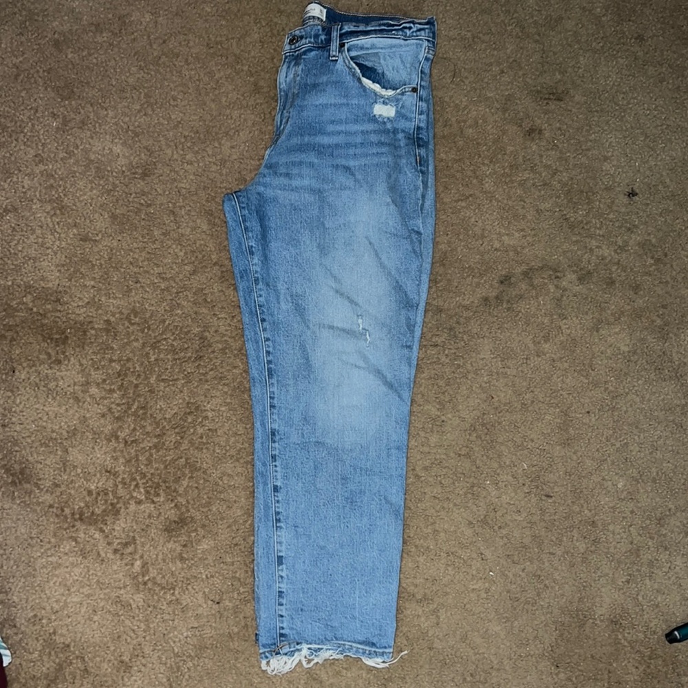Boyfriend Mid Rise blue jeans. W32/L14